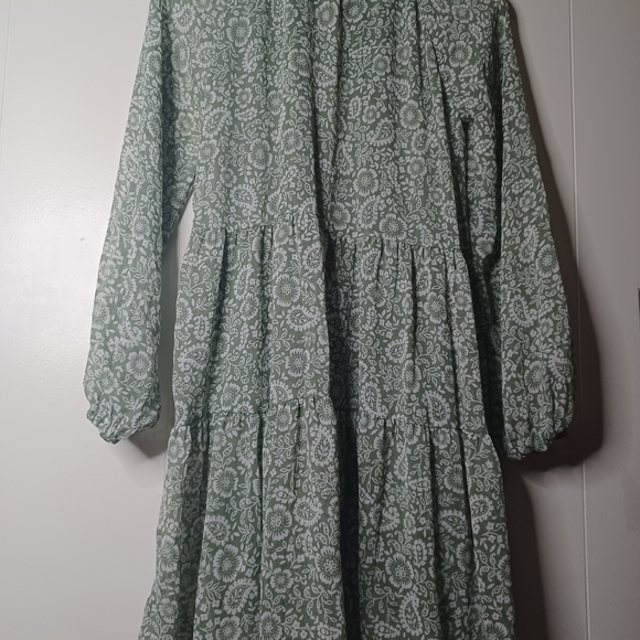 Black and White Patterned Dress - Picture 5 of 14